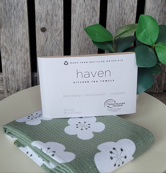 Haven QUICK DRY White Floral Green Tea Towels set of 2 - Picture 2 of 12